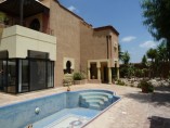 Villa meubl&eacute;e 4 ch | 3 salons | 4.5 SDB | jardin | piscine | 15.000-Dh/mois
