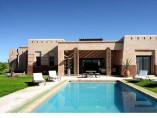 Villa isolÃ©e de 325 m2 | 3Ch | 3SDB | terrasse | jardin | piscine