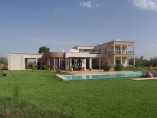 Villa de 432m2 | 4 Chambres - 4 SDB | 3 salons | piscine | jardin