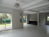 Villa 370 m2 | 4 ch | salon | 3 SDB | piscine | jardin | 22.000 Dh