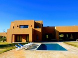 Luxury 650 m2 Villa 4 Bed | 4 Bath | Pool | Garden